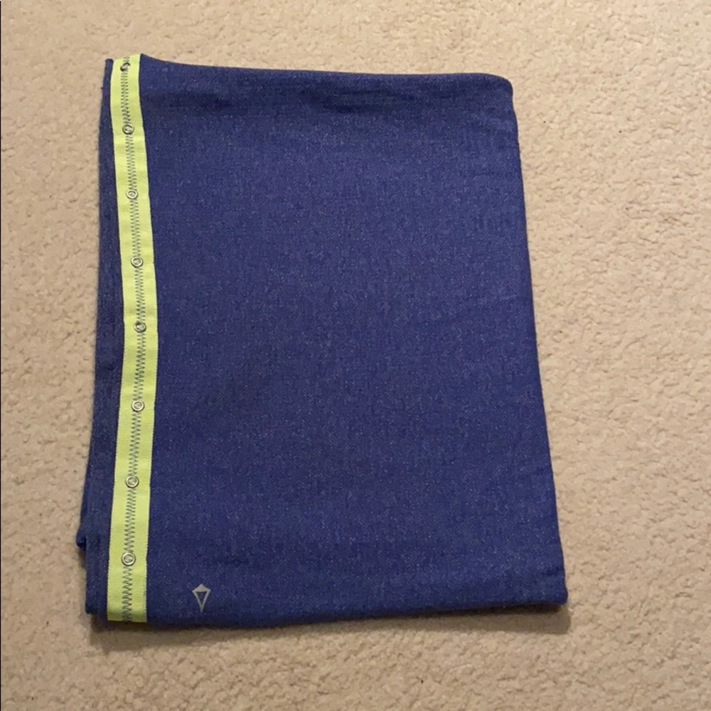 ivivva scarf